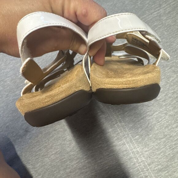 Vionic Amber Sandals Womens Size 7 Strappy Patent Leather White Aqua Gems - Picture 8 of 8